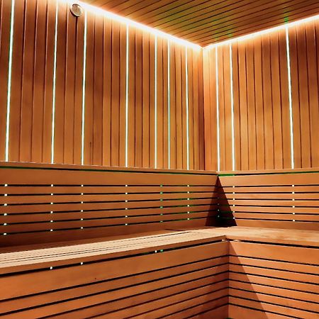 Deo Plaza Premium Apartments & Spa Danzica Esterno foto
